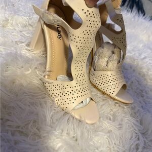 Olga Cream Perforated Heels